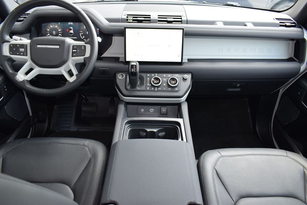 Land Rover Defender usata a Cuneo (4)