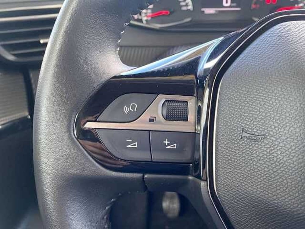 Peugeot 208 usata a Napoli (12)