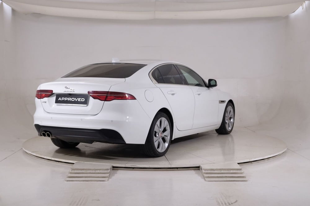 Jaguar XE usata a Torino (2)