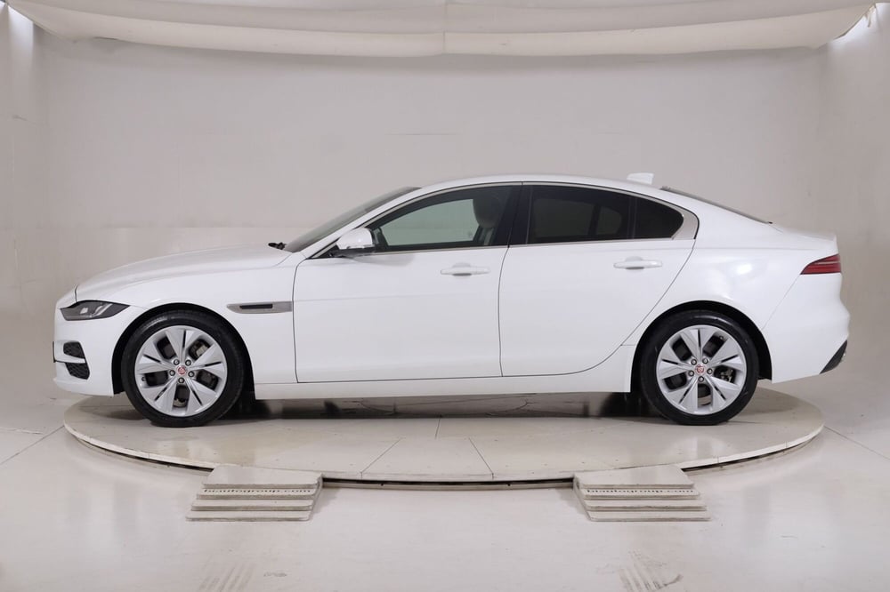 Jaguar XE usata a Torino (6)