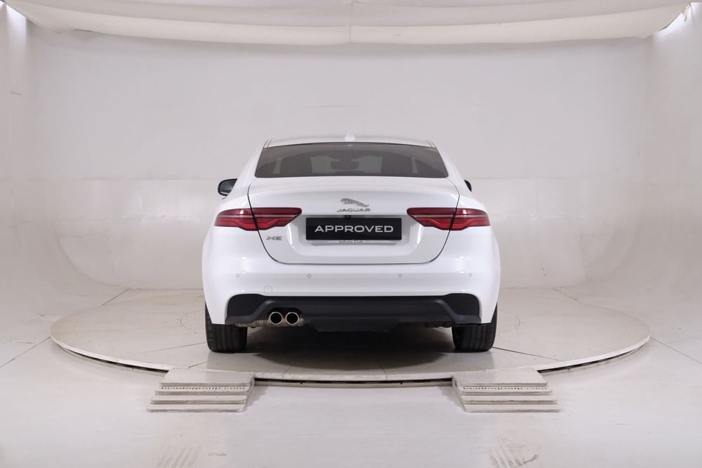 Jaguar XE usata a Torino (7)