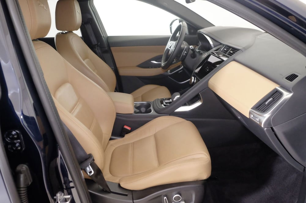 Jaguar E-Pace usata a Torino (3)