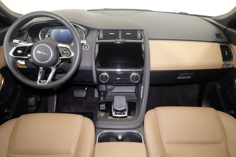 Jaguar E-Pace usata a Torino (4)