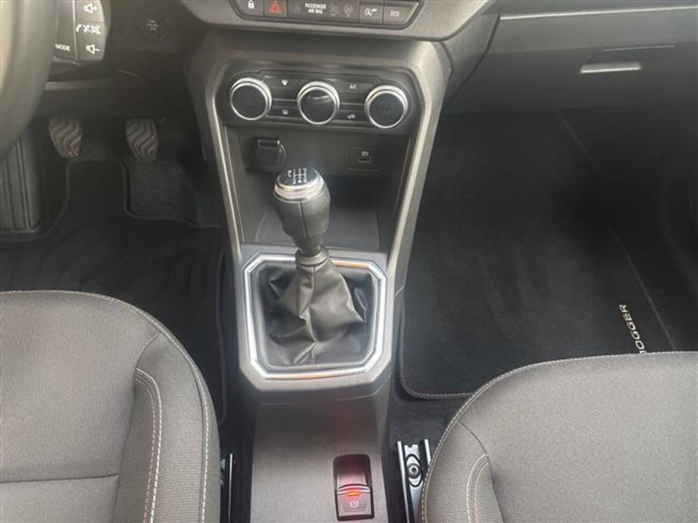 Dacia Jogger usata a Verona (12)
