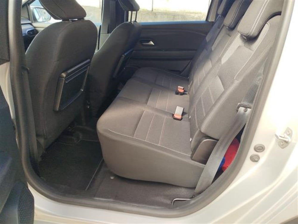 Dacia Jogger usata a Verona (7)