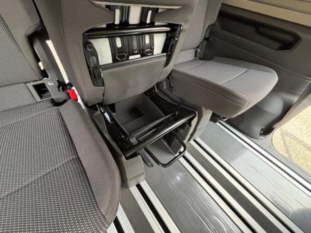 Volkswagen Multivan nuova a Cuneo (11)