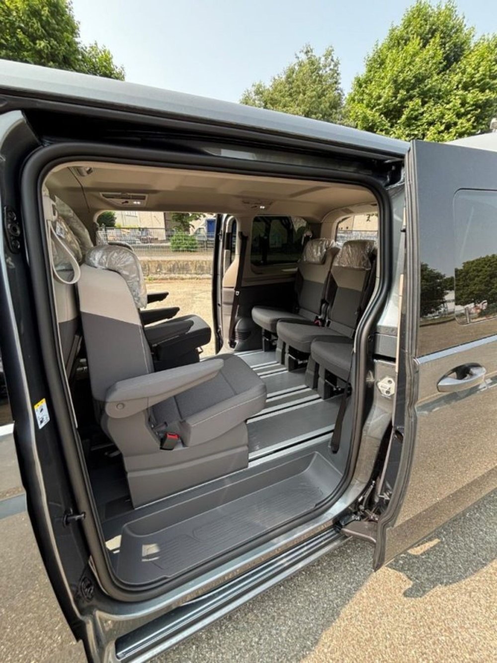 Volkswagen Multivan nuova a Cuneo (13)