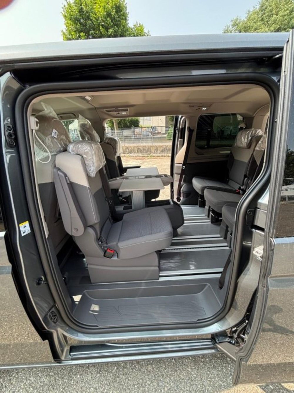 Volkswagen Multivan nuova a Cuneo (14)