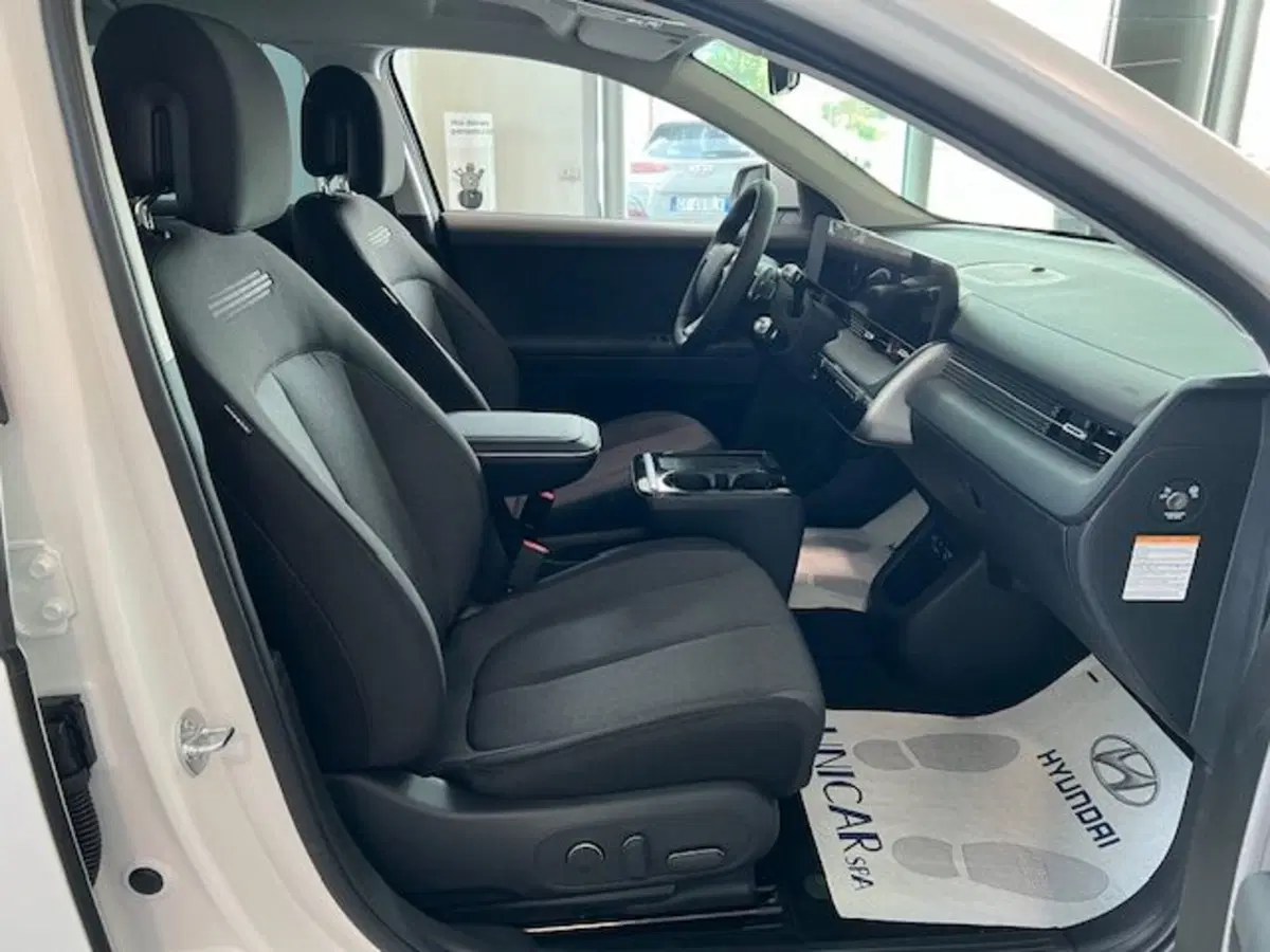 Hyundai Ioniq 5 nuova a Cuneo (13)