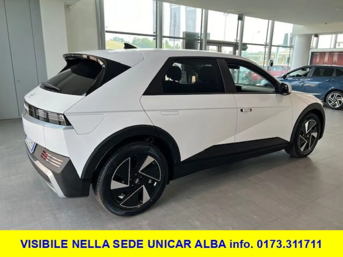 Hyundai Ioniq 5 nuova a Cuneo (4)