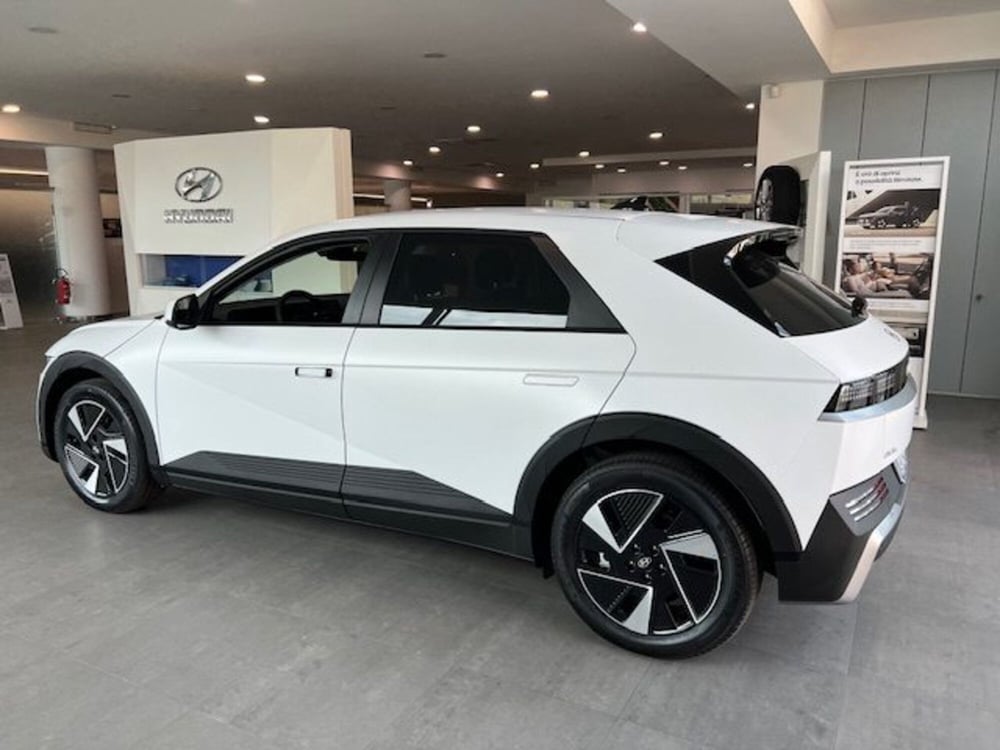 Hyundai Ioniq 5 nuova a Cuneo (6)