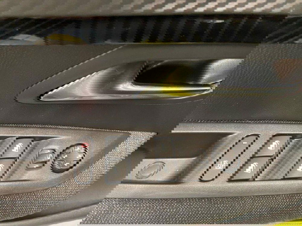 Peugeot 208 nuova a Torino (14)