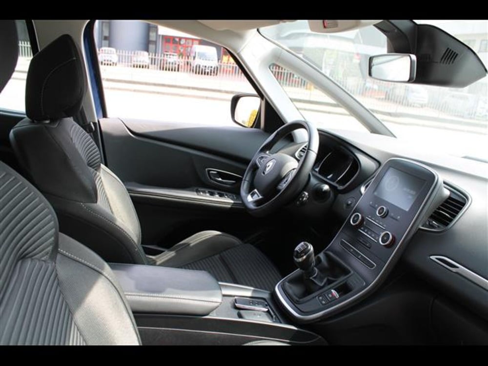 Renault Scenic E-Tech Electric usata a Novara (3)