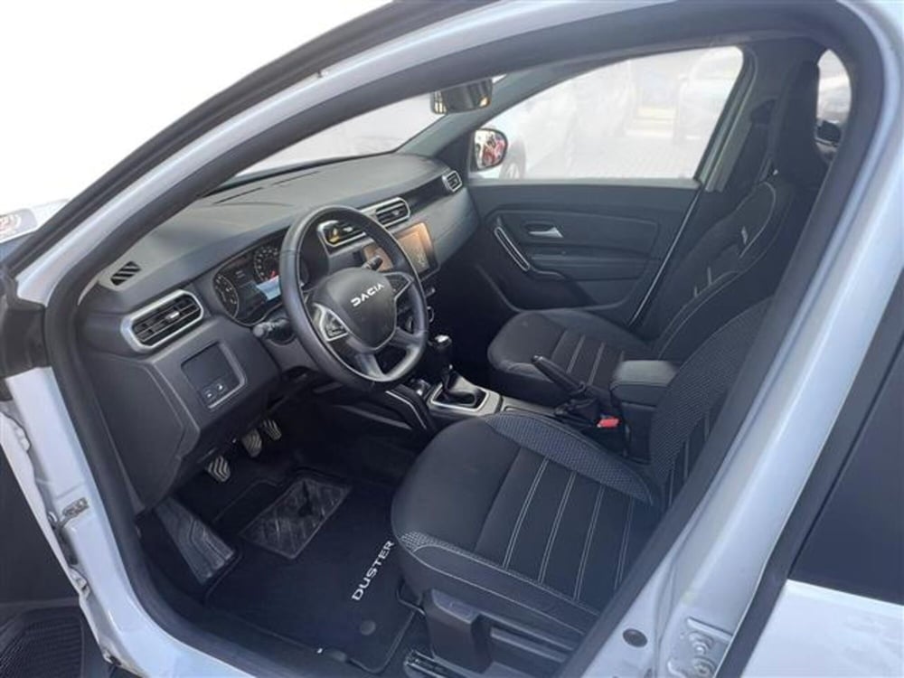 Dacia Duster usata a Livorno (9)