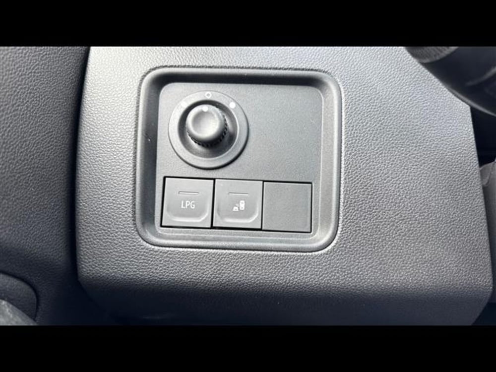 Dacia Duster usata a Padova (9)