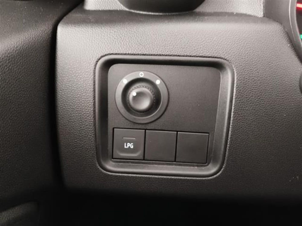 Dacia Duster usata a Monza e Brianza (15)