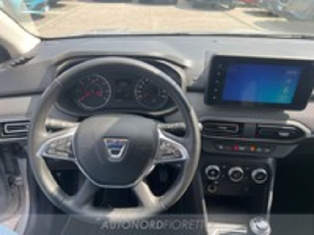 Dacia Jogger usata a Udine (15)