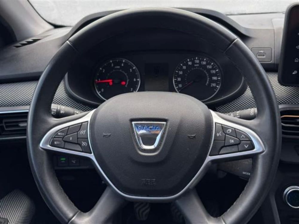 Dacia Jogger usata a Livorno (12)