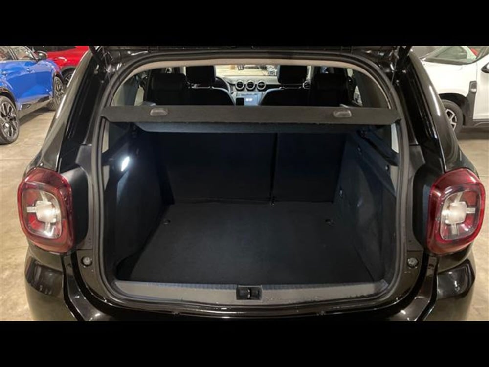 Dacia Duster usata a Varese (9)