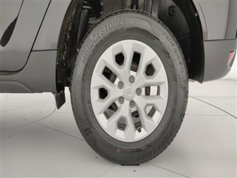 Dacia Duster usata a Bari (12)