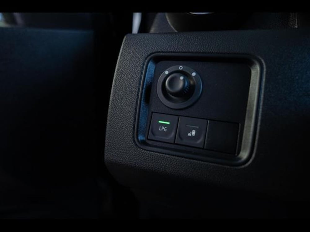 Dacia Duster usata a Torino (12)