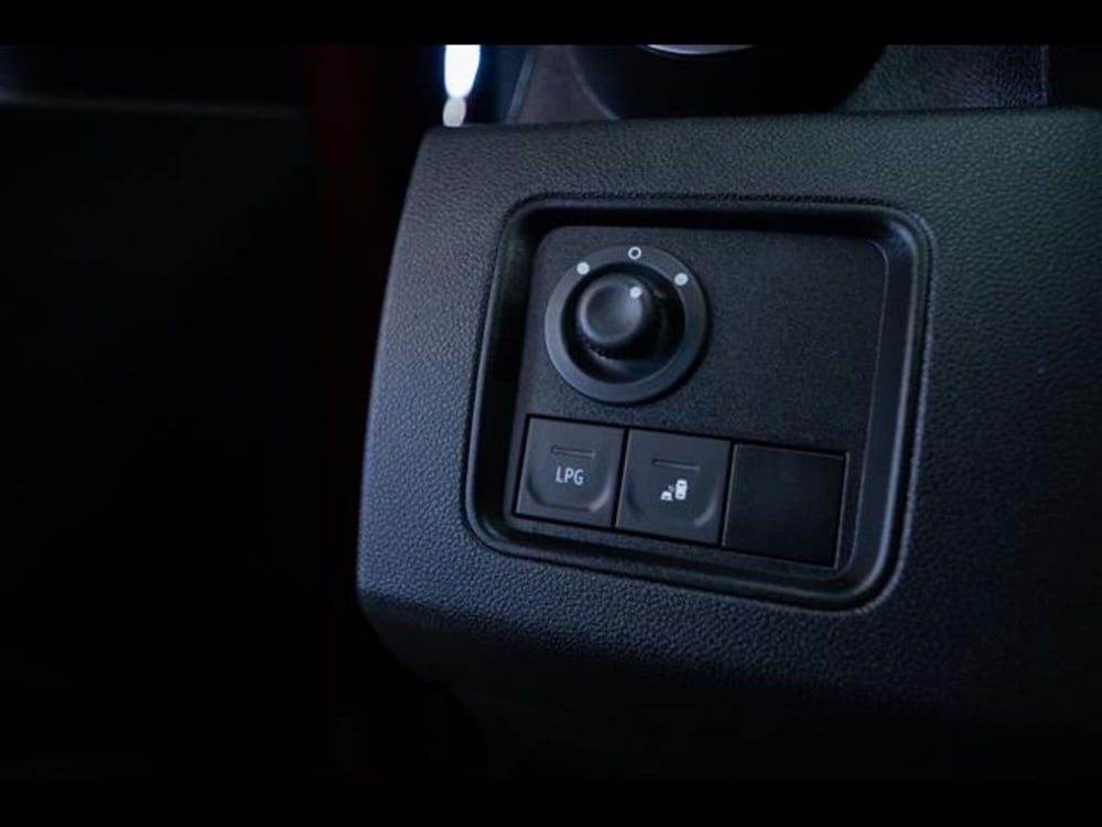 Dacia Duster usata a Torino (11)