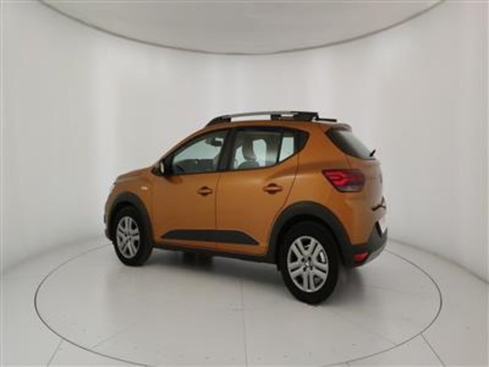 Dacia Sandero Stepway usata a Bari (4)