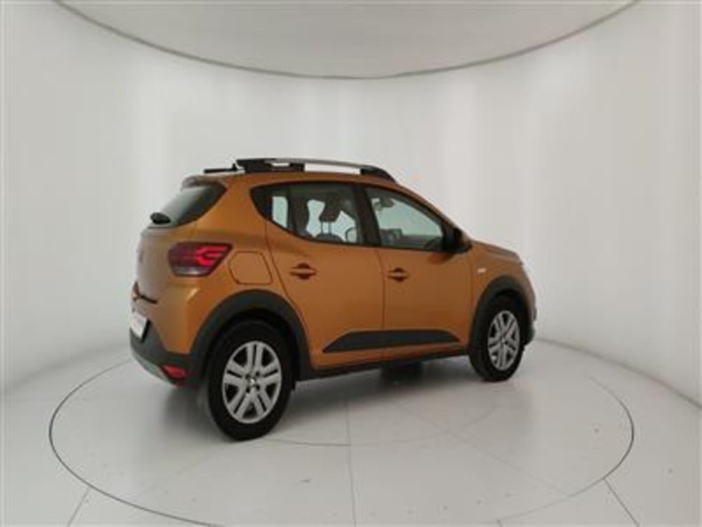 Dacia Sandero Stepway usata a Bari (8)