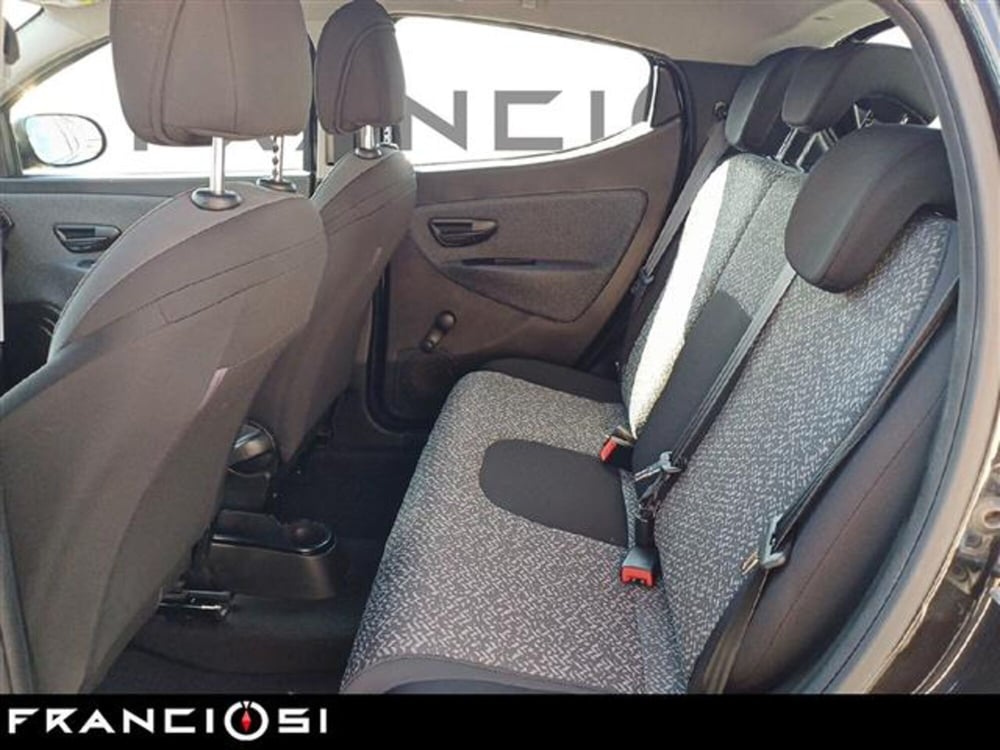 Lancia Ypsilon usata a Modena (10)