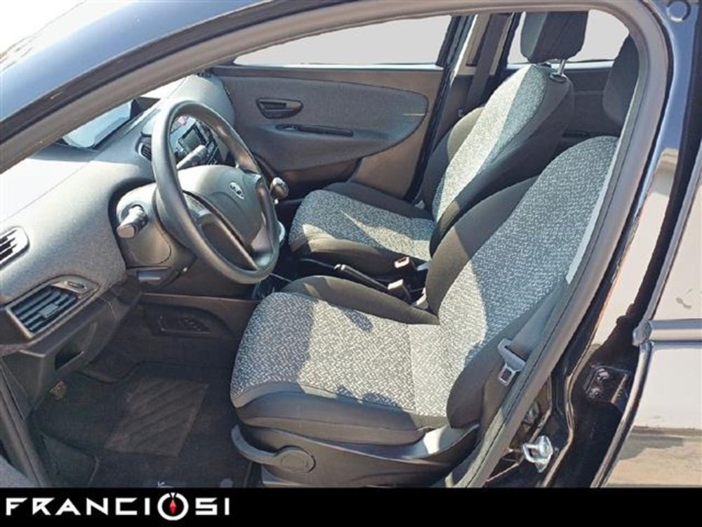 Lancia Ypsilon usata a Modena (9)