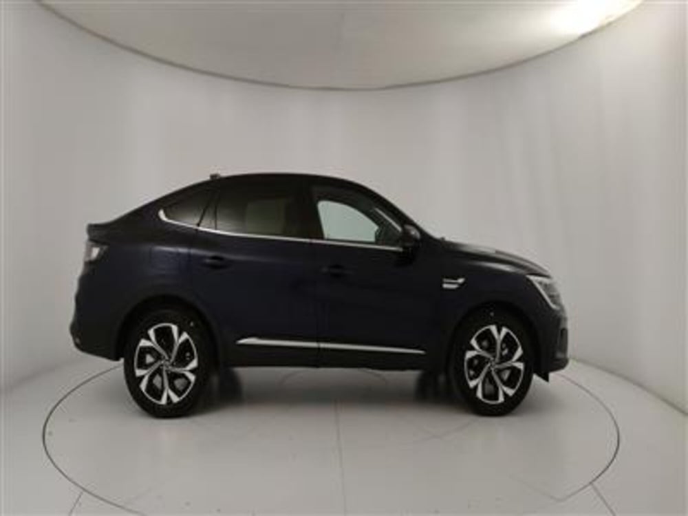 Renault Arkana nuova a Bari (9)