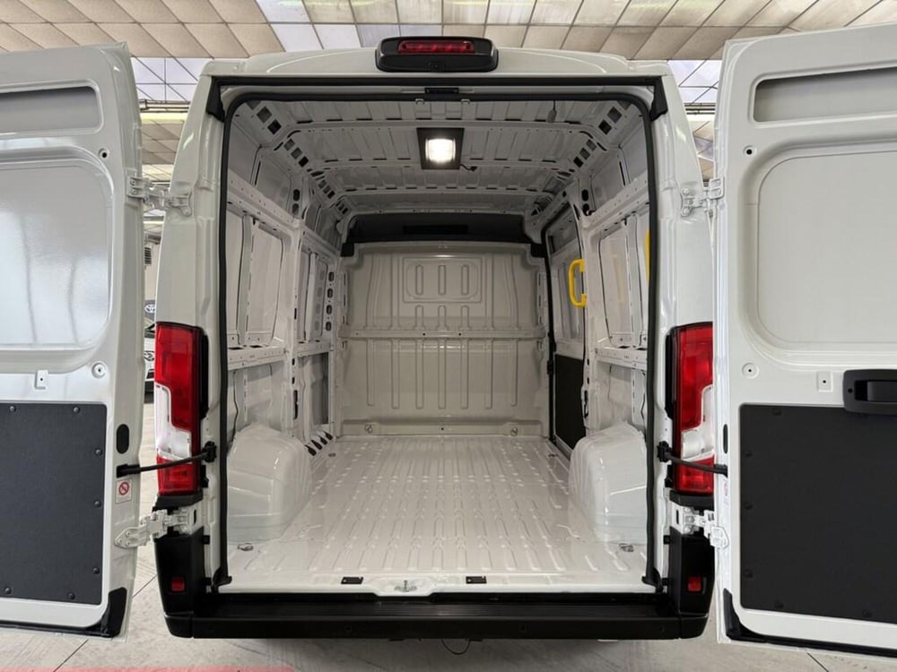 Toyota Proace Max Furgone nuova a Monza e Brianza (9)