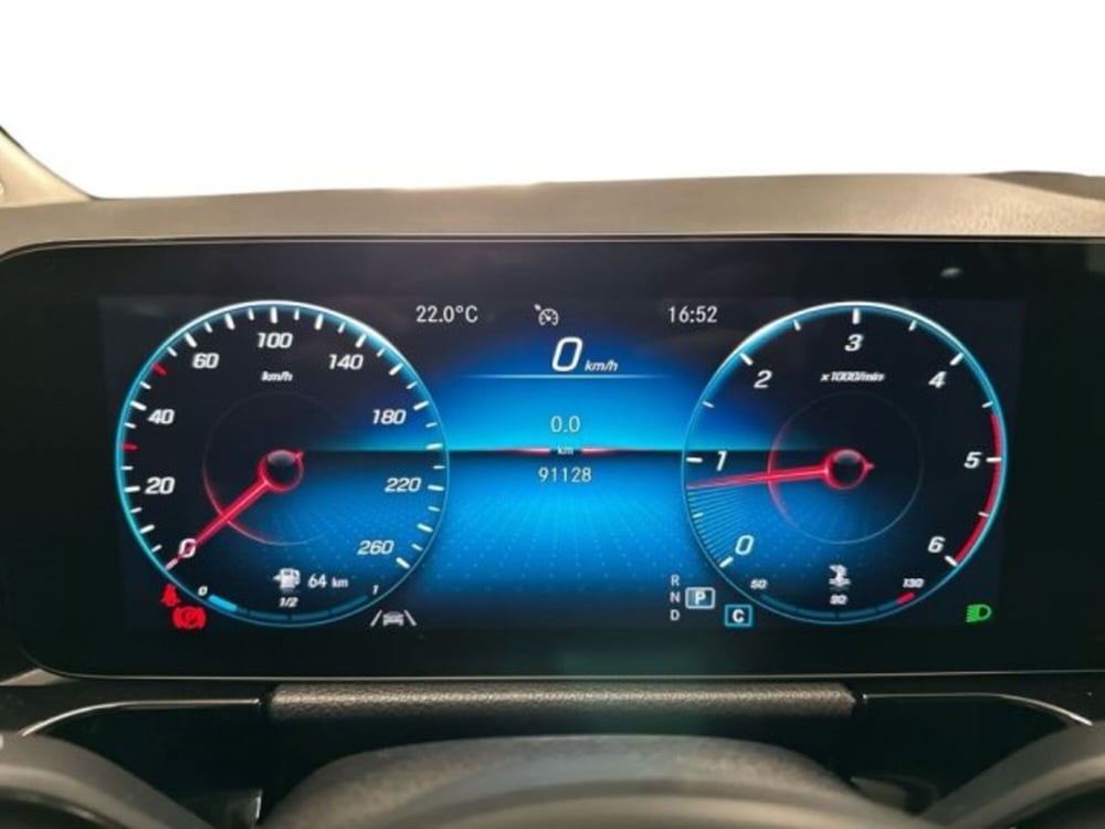 Mercedes-Benz GLA SUV usata a Avellino (13)