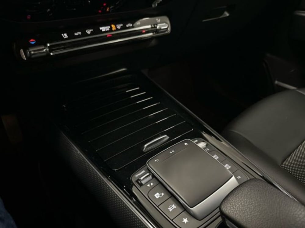 Mercedes-Benz GLA SUV usata a Avellino (18)