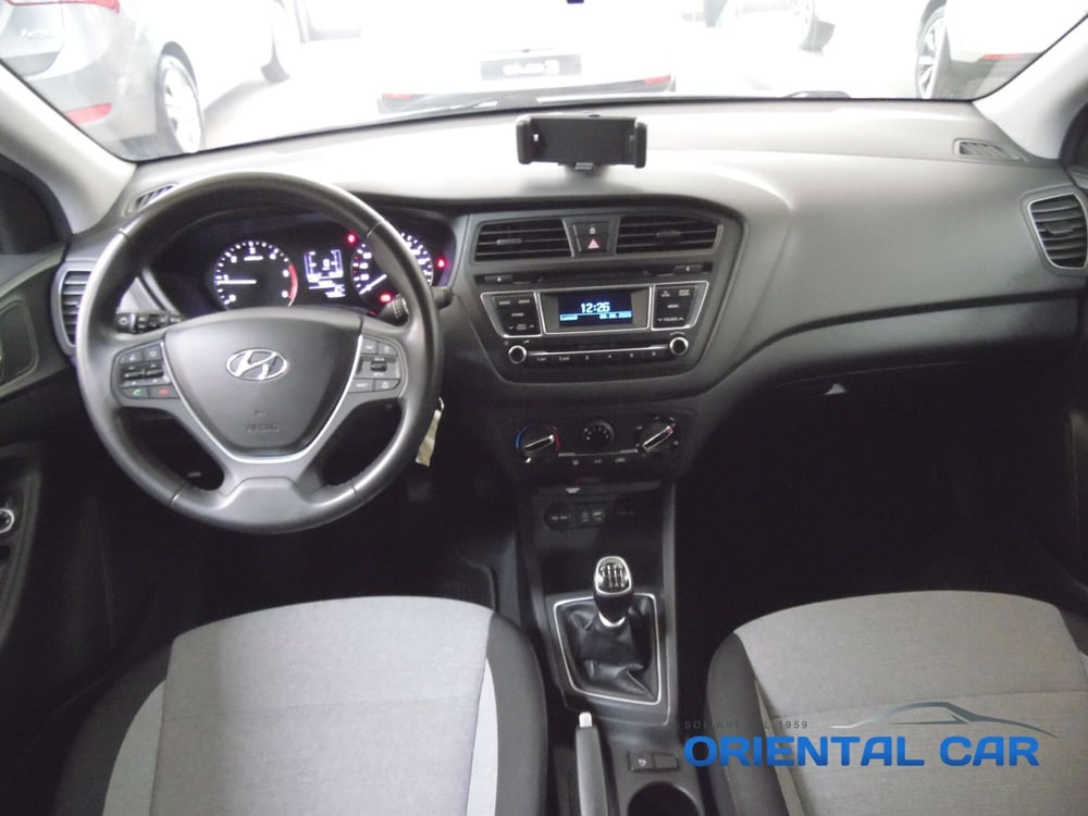 Hyundai i20 usata a La Spezia (8)