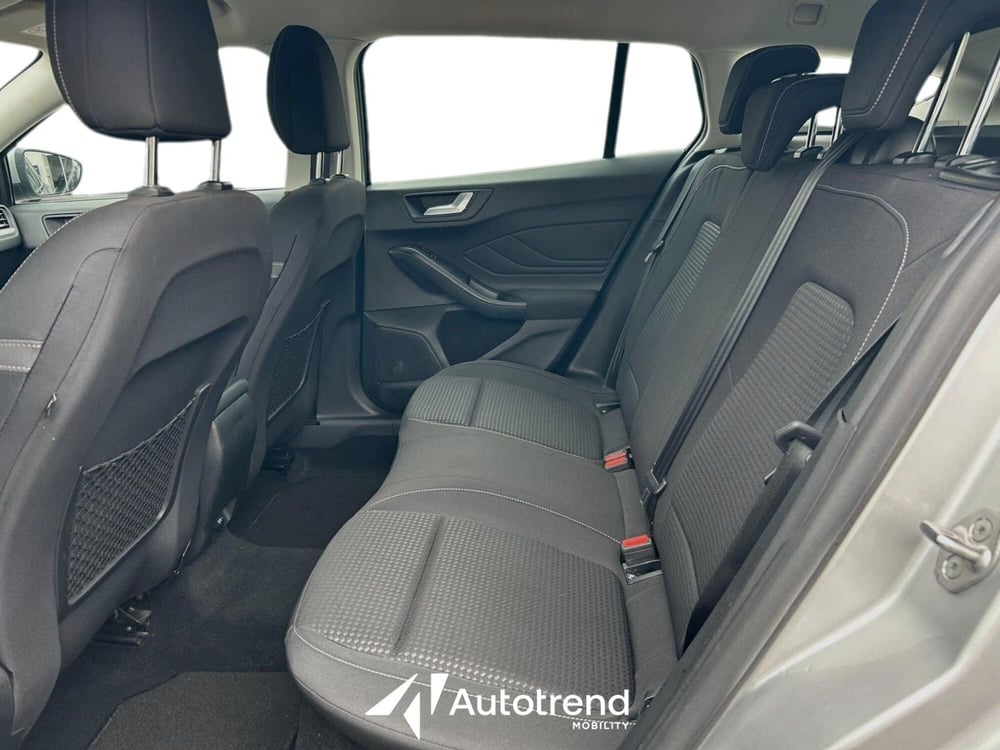 Ford Focus Station Wagon usata a Bari (16)