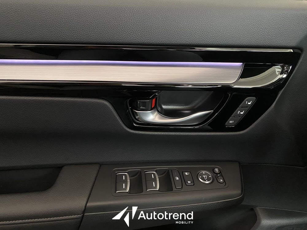 Honda CR-V nuova a Bari (14)