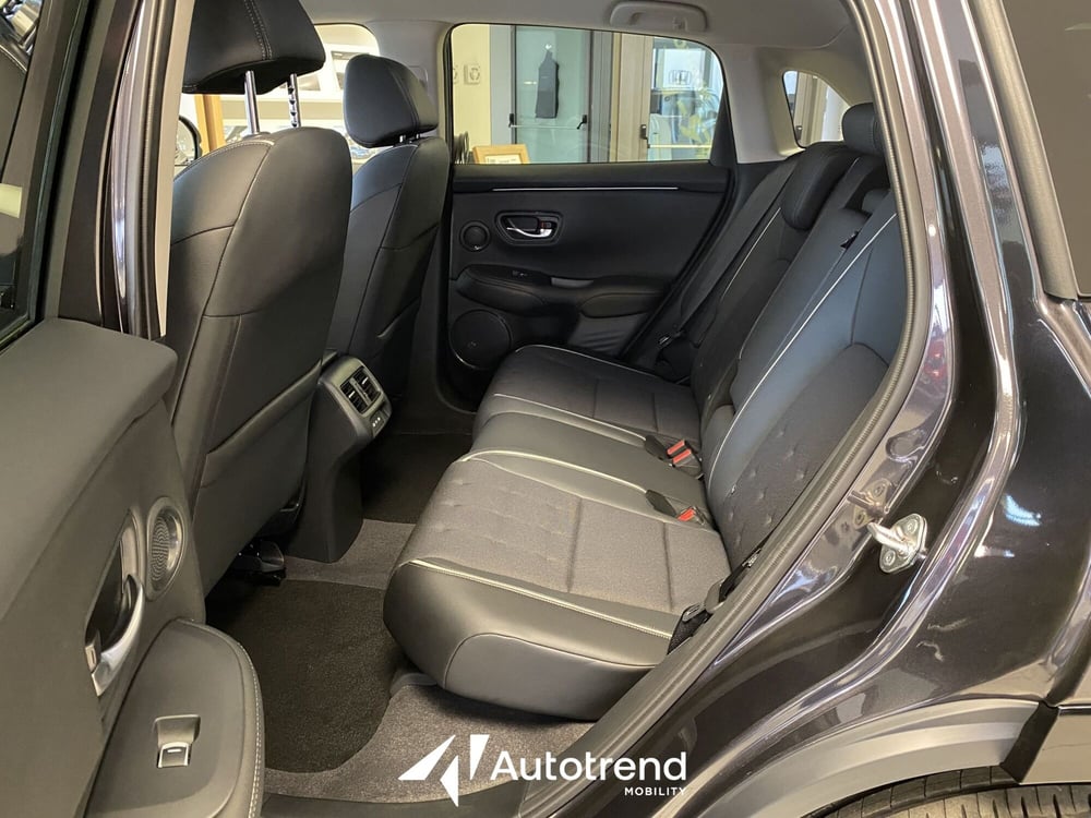 Honda ZR-V nuova a Bari (16)