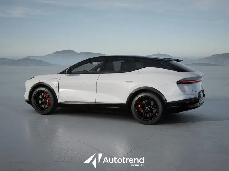 Lotus Eletre nuova a Bari (11)