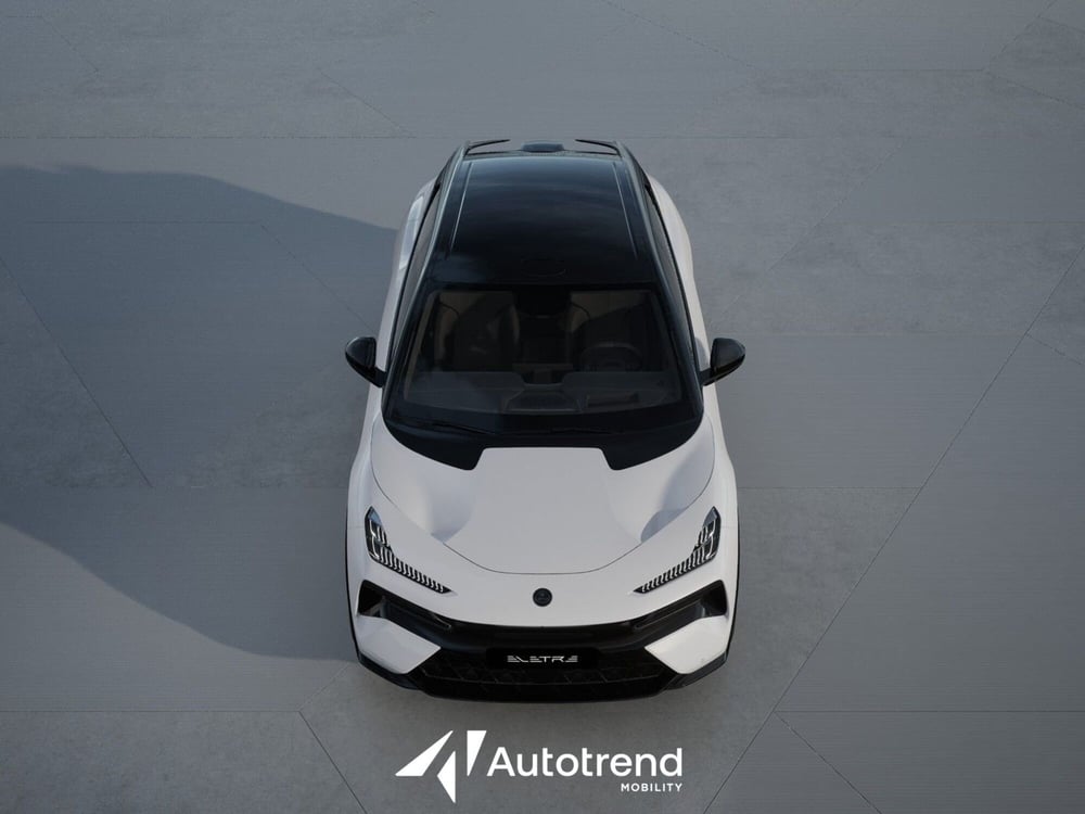 Lotus Eletre nuova a Bari (2)