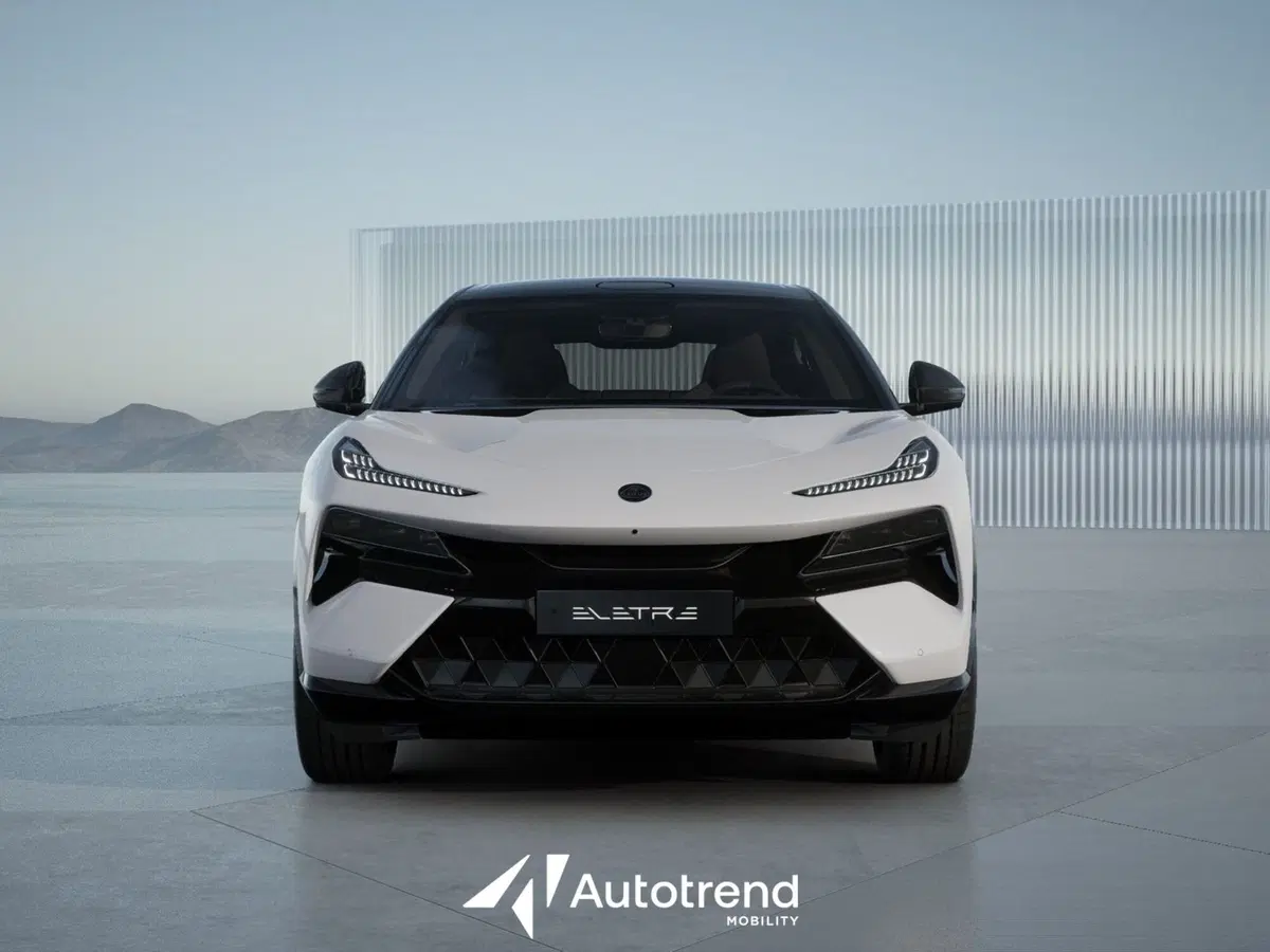 Lotus Eletre nuova a Bari (3)