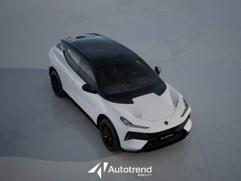 Lotus Eletre nuova a Bari (4)