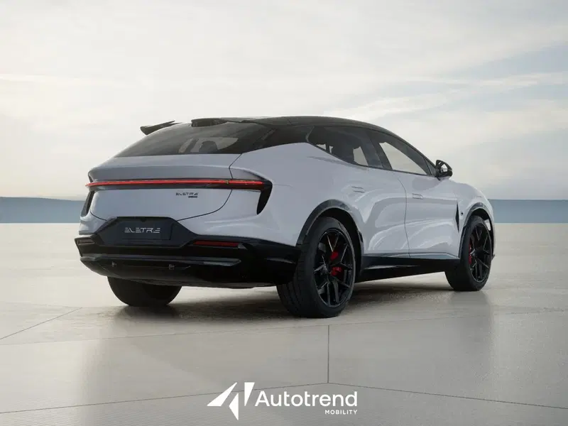 Lotus Eletre nuova a Bari (7)