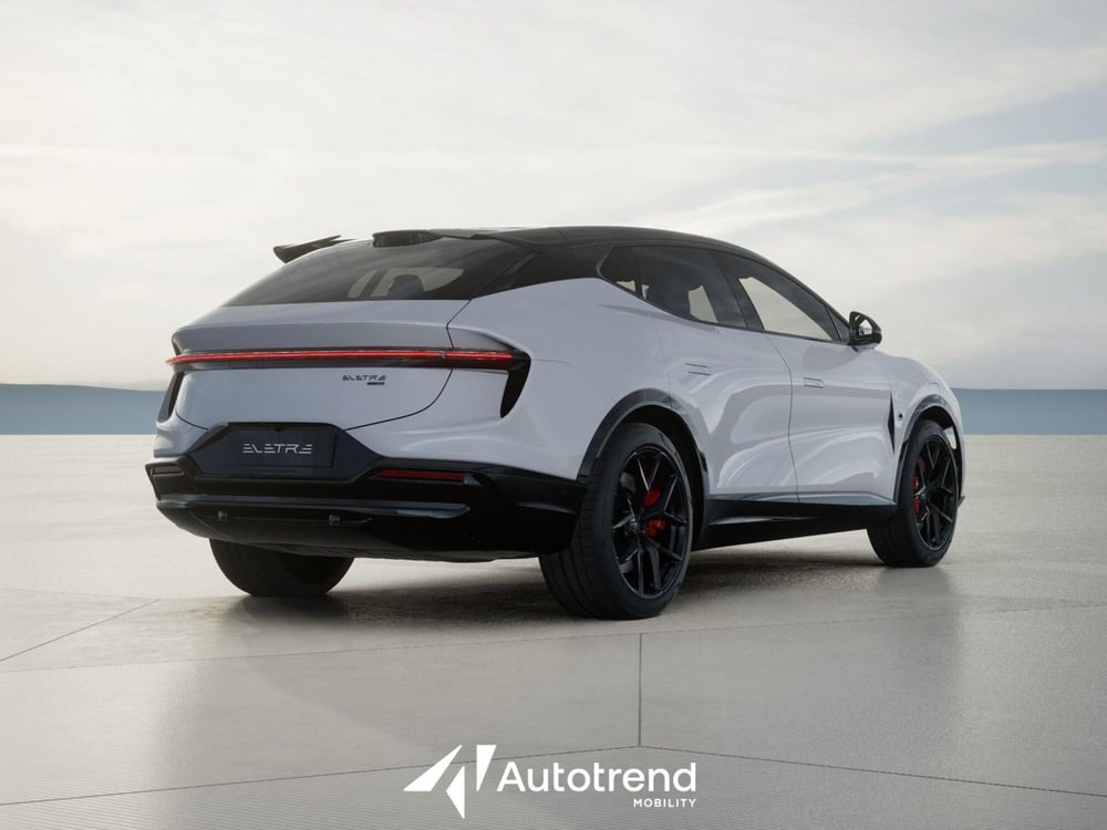 Lotus Eletre nuova a Bari (7)