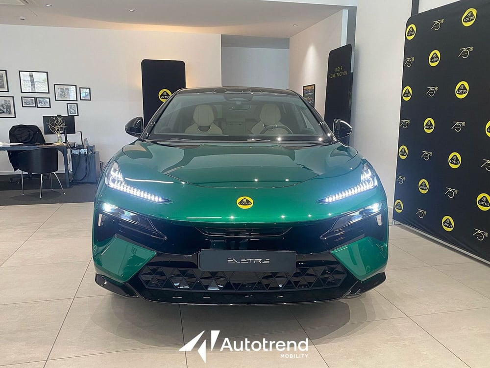 Lotus Eletre nuova a Bari (3)