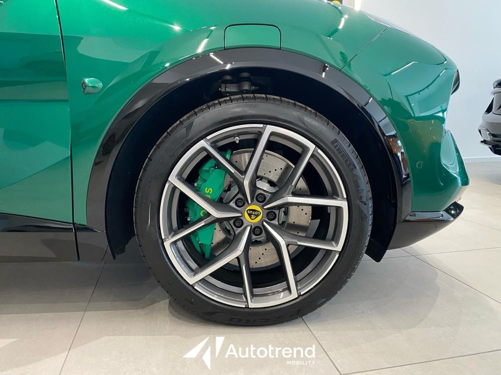 Lotus Eletre nuova a Bari (6)