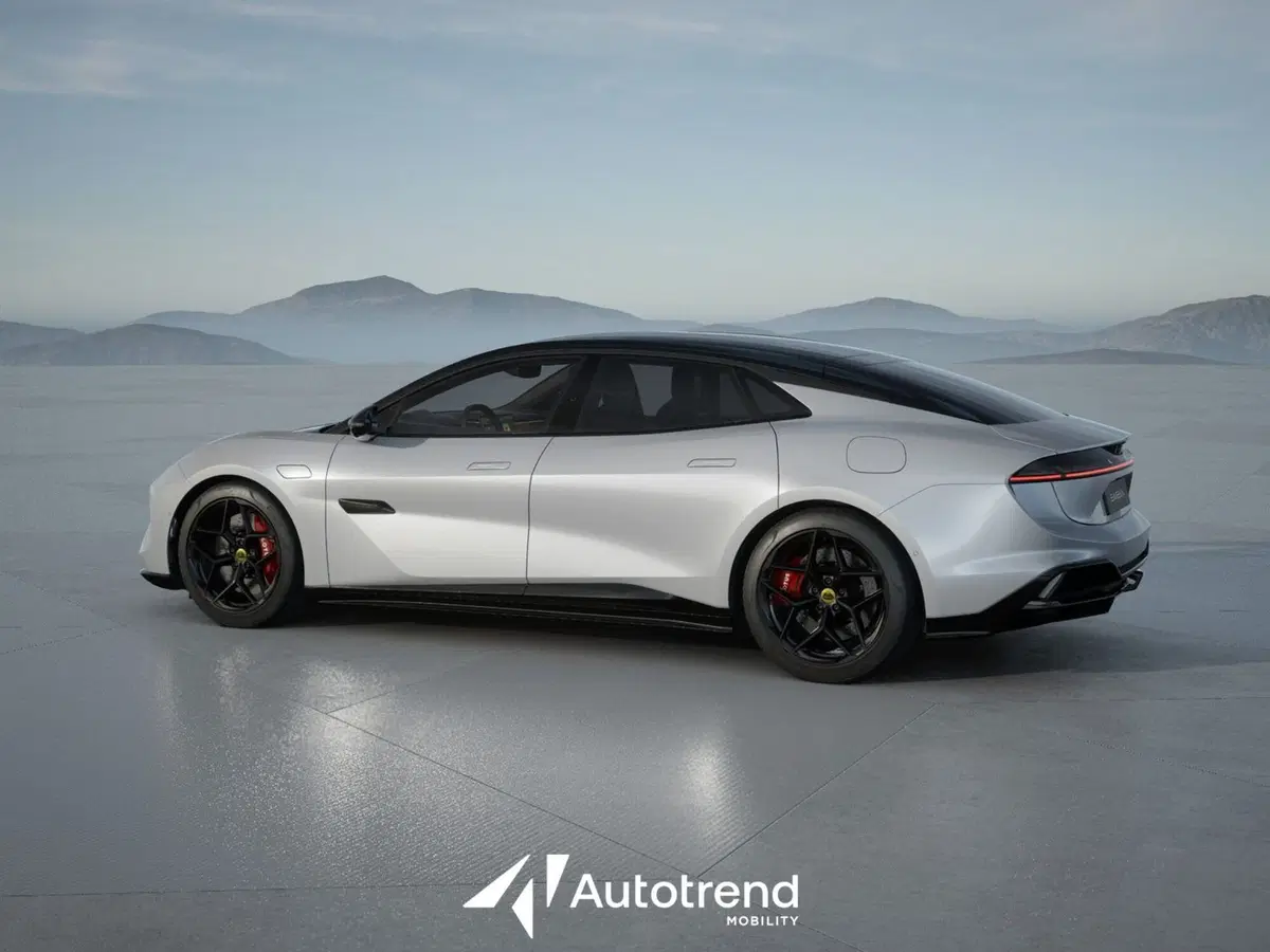 Lotus Emeya nuova a Bari (10)