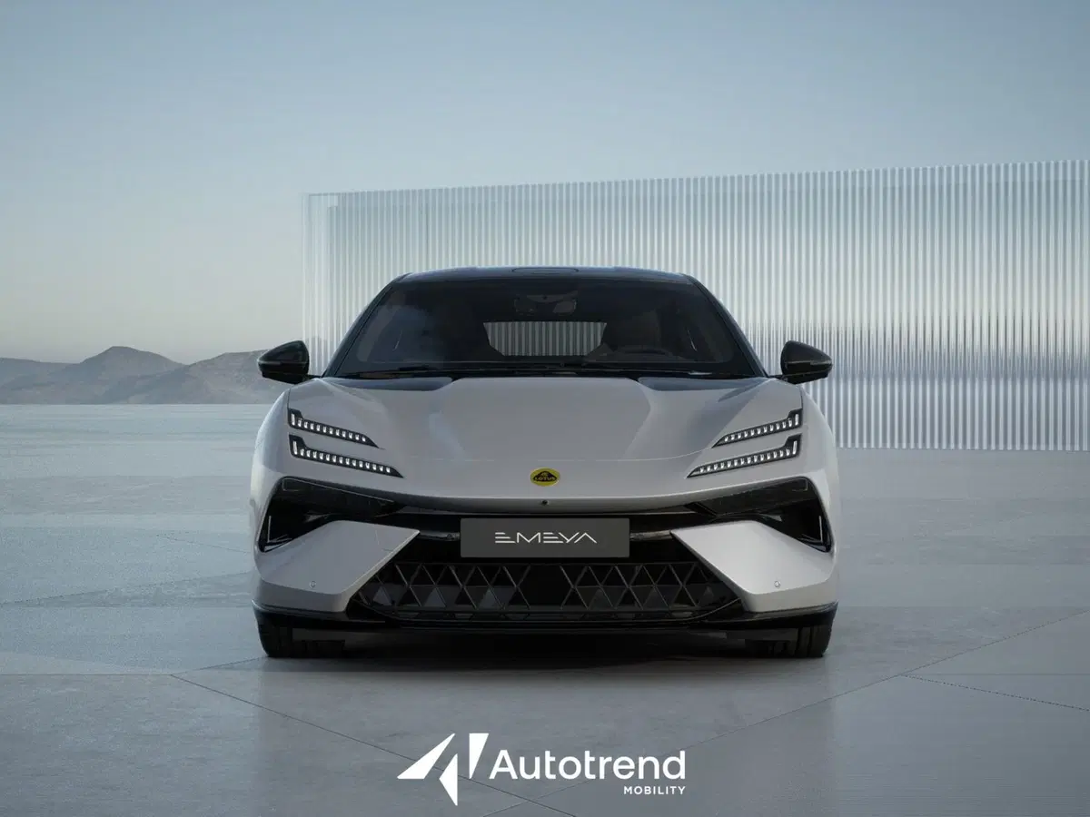 Lotus Emeya nuova a Bari (2)