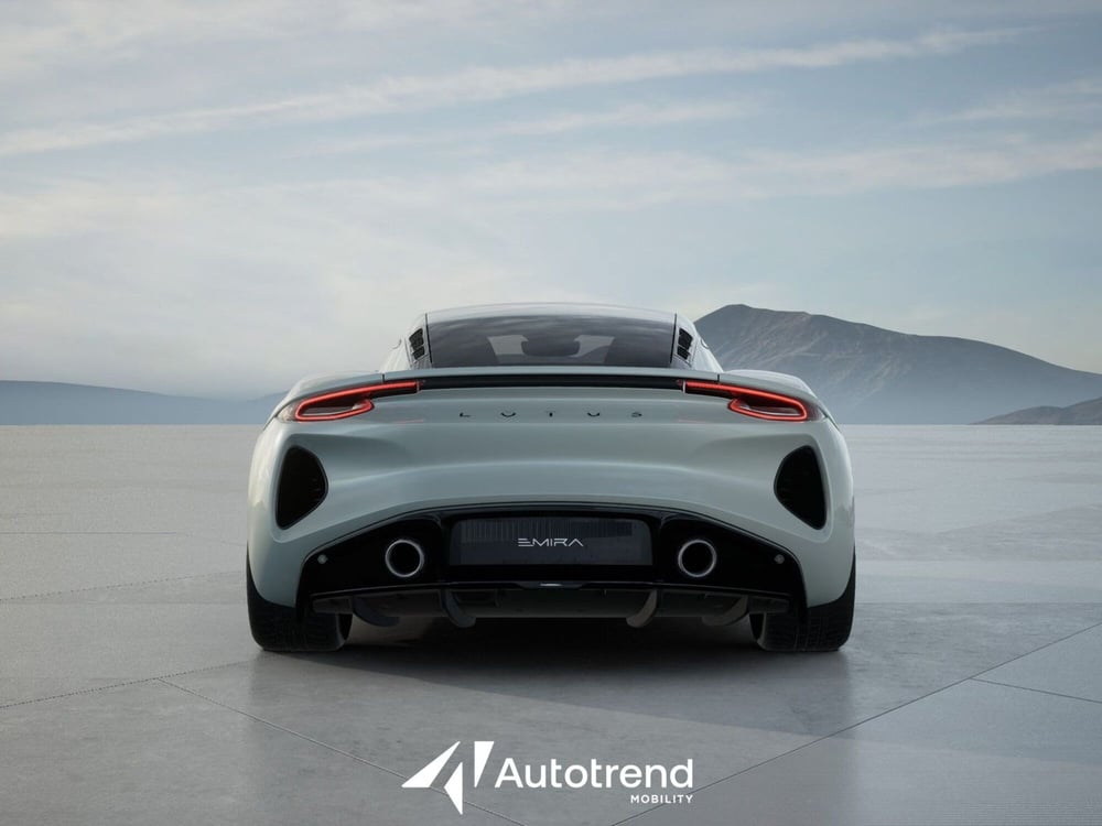Lotus Emira nuova a Bari (10)