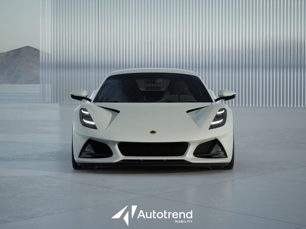 Lotus Emira nuova a Bari (3)